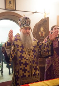 Божественная литургия в храме в честь Воздвижения Честнаго и Животворящего Креста Господня г. Саратова