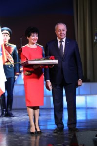 Митрополит Лонгин принял участие в торжественном мероприятии, посвященном Дню народного единства