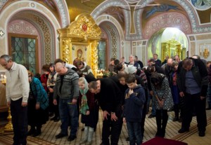 Божественная литургия и новогодний молебен в Свято-Троицком кафедральном соборе города Саратова