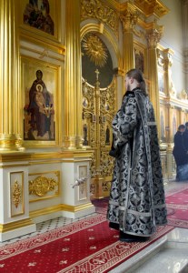Утреннее богослужение на Архиерейском подворье — храме во имя святого апостола и евангелиста Иоанна Богослова при СПДС