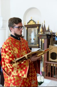 Божественная литургия на Архиерейском подворье — храме в честь иконы Божией Матери «Утоли моя печали» г.Саратова