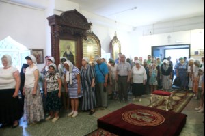 Божественная литургия в храме во имя святителя Тихона, епископа Воронежского, Задонского чудотворца г. Саратова