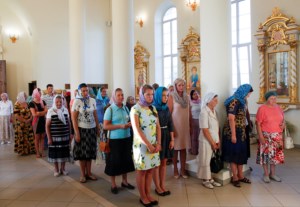 Всенощное бдение с чином Погребения Божией Матери в Свято-Троицком кафедральном соборе г. Вольска