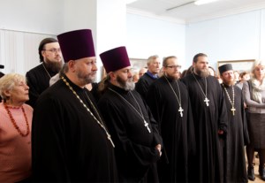 Представитель епархии принял участие в открытии выставки «Чтобы знали и помнили!» в Энгельсском краеведческом музее