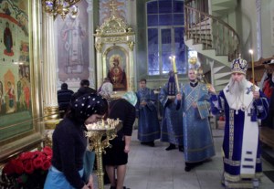 Всенощное бдение в храме в честь Покрова Пресвятой Богородицы г.Саратова