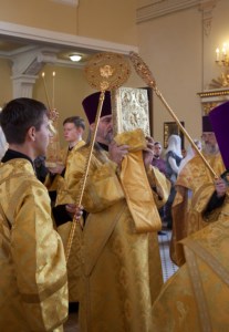 Божественная литургия на Архиерейском подворье — храме во имя святого апостола и евангелиста Иоанна Богослова при Саратовской православной духовной семинарии