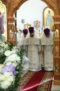 Божественная литургия в храме во имя святого равноапостольного великого князя Владимира г. Саратова