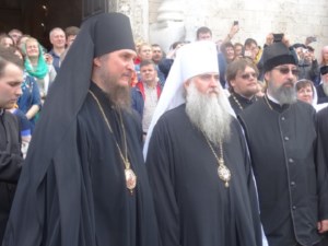 Божественная литургия в Базилике святителя Николая, архиепископа Мир Ликийских, чудотворца, в г. Бари (Италия) и торжественная передача частицы мощей святителя Николая для принесения в Россию