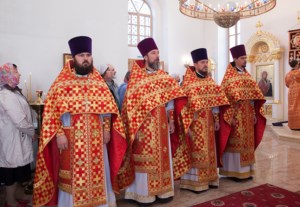 Божественная литургия на Архиерейском подворье — храме во имя святых равноапостольных Мефодия и Кирилла при СГУ в день памяти святых братьев