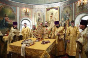 Божественная литургия в храме во имя Всех Святых, в земле Российской просиявших, г. Саратова