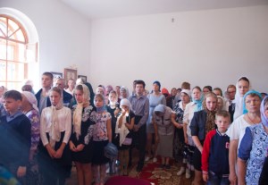 Божественная литургия в храме в честь Успения Пресвятой Богородицы п. Возрождение Хвалынского района