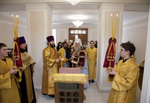 Митрополит Лонгин освятил здание епархиального управления после капитального ремонта