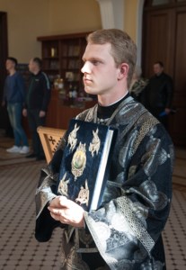 Литургия Преждеосвященных Даров на Архиерейском подворье — храме во имя святого апостола и евангелиста Иоанна Богослова при Саратовской православной духовной семинарии