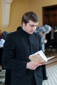 Уставное богослужение на Архиерейском подворье — в храме во имя святого апостола и евангелиста Иоанна Богослова при СПДС