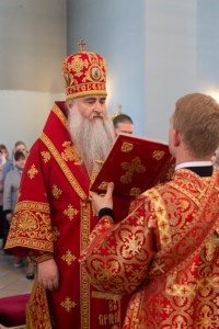 Божественная литургия в храме в честь Покрова Пресвятой Богородицы г. Петровска