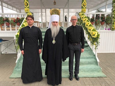 Божественная литургия на соборной площади Серафимо-Дивеевского монастыря