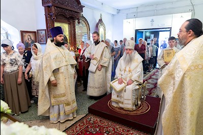 Божественная литургия в храме святителя Тихона Задонского г. Саратова
