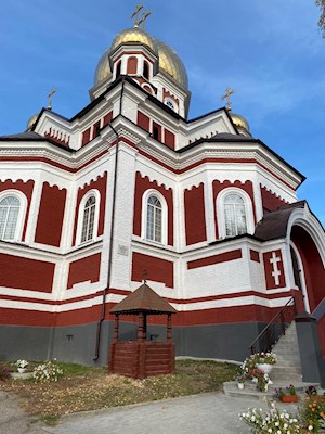 Митрополит Игнатий посетил Казанский храм Петровска