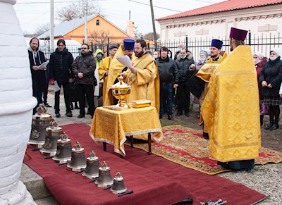 В Благовещенском храме Саратова освятили колокола