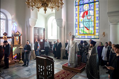 Литургия Преждеосвященных Даров на Архиерейском подворье – в храме в честь иконы Божией Матери «Утоли моя печали» г. Саратова