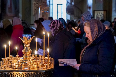 Великое повечерие с чтением канона преподобного Андрея Критского в Покровском храме г. Саратова