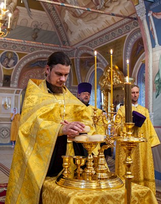 Всенощное бдение в Свято-Троицком кафедральном соборе г. Саратова