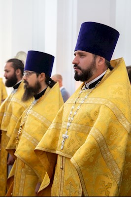 Божественная литургия в храме святителя Тихона, Епископа Воронежского, Задонского чудотворца г. Саратова