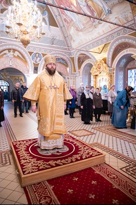 Митрополит Игнатий совершил Божественную литургию в Свято-Троицком кафедральном соборе г. Саратова