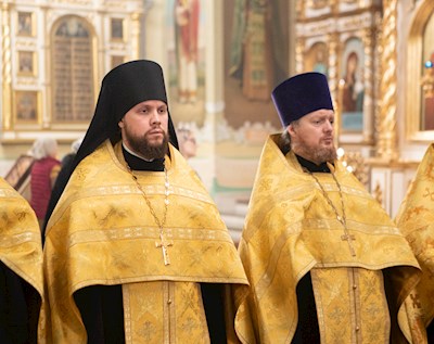 Митрополит Игнатий совершил Великую рождественскую вечерню