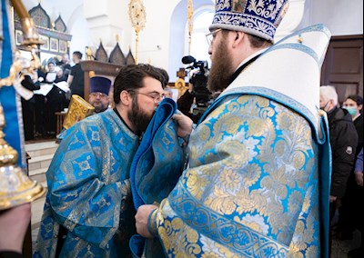 Митрополит Игнатий совершил Божественную литургию на Архиерейском подворье – в храме в честь иконы Божией Матери «Утоли моя печали» г. Саратова