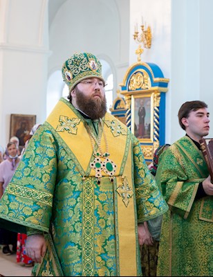 Митрополит Игнатий совершил Божественную литургию в Свято-Сергиевском женском монастыре села Алексеевка Базарно-Карабулакского района