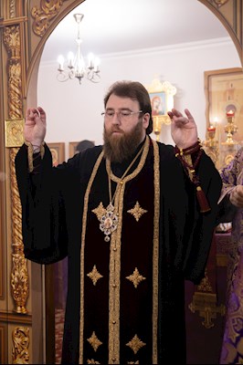 Митрополит Игнатий совершил всенощное бдение в храме в честь иконы Божией Матери «Скоропослушница» г. Шиханы Вольского района
