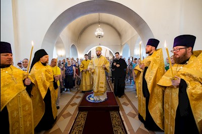 Митрополит Игнатий совершил всенощное бдение в Петропавловском храме г. Саратова
