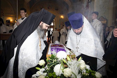 В Покровском соборе прошла торжественная встреча саратовских святителей