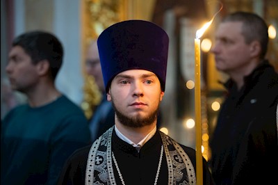 Митрополит Игнатий совершил великое повечерие с чтением Великого покаянного канона преподобного Андрея Критского в Свято-Троицком кафедральном соборе г. Саратова