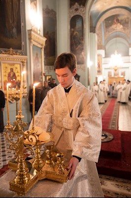 Митрополит Игнатий совершил всенощное бдение в Духосошественском соборе г. Саратова