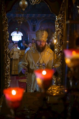 Митрополит Игнатий совершил всенощное бдение в Свято-Троицком кафедральном соборе г. Саратова