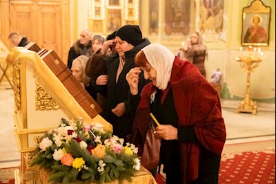 Митрополит Игнатий совершил Божественную литургию и молебен на новый год в Покровском соборе г. Саратова