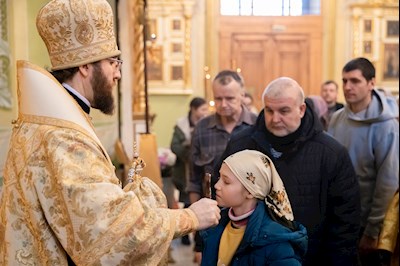 Митрополит Игнатий совершил Божественную литургию и молебен на новый год в Покровском соборе г. Саратова