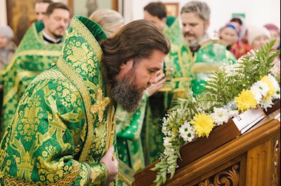 Архиереи Саратовской митрополии совершили Божественную литургию в соборном храме святого благоверного князя Александра Невского г. Ртищево