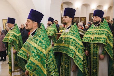 Архиереи Саратовской митрополии совершили Божественную литургию в соборном храме святого благоверного князя Александра Невского г. Ртищево