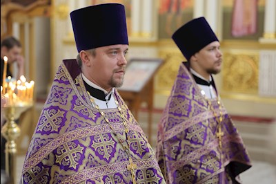 Митрополит Игнатий совершил Божественную литургию в соборном храме святителя Спиридона Тримифунтского г. Саратова