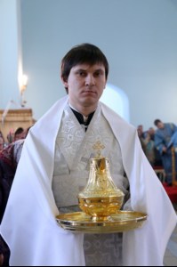 Божественная литургия в храме в честь Покрова Пресвятой Богородицы города Петровска