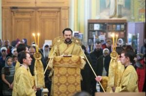 Божественная литургия в храме в честь Покрова Пресвятой Богородицы г.Саратова