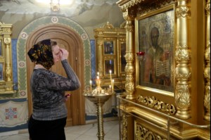 Божественная литургия в Свято-Троицком соборе Саратова