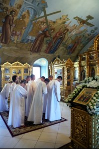 Крещальная литургия в Свято-Троицком соборе Саратова