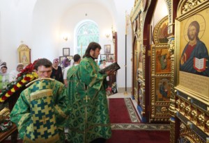 Божественная литургия в храме во имя святителя Луки (Войно-Ясенецкого) города Саратова