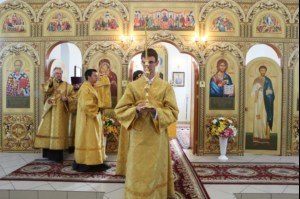 Божественная Литургия в храме святых первоверховных апостолов Петра и Павла г.Красноармейска