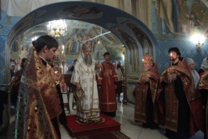 Всенощное бдение в Свято-Троицком соборе Саратова