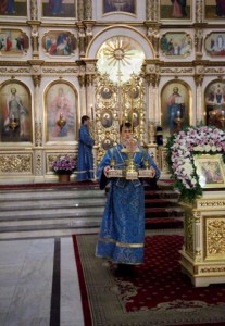 Всенощное бдение в храме в честь Покрова Пресвятой Богородицы г. Саратова